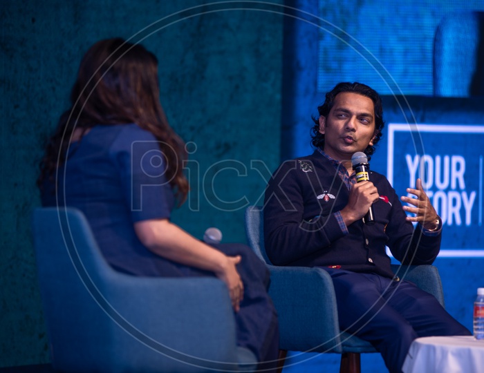 Shradha Sharma, CEO, YourStory at Techsparks 2018, Bangalore. with Divyank Turakhia, Founder, Media.net