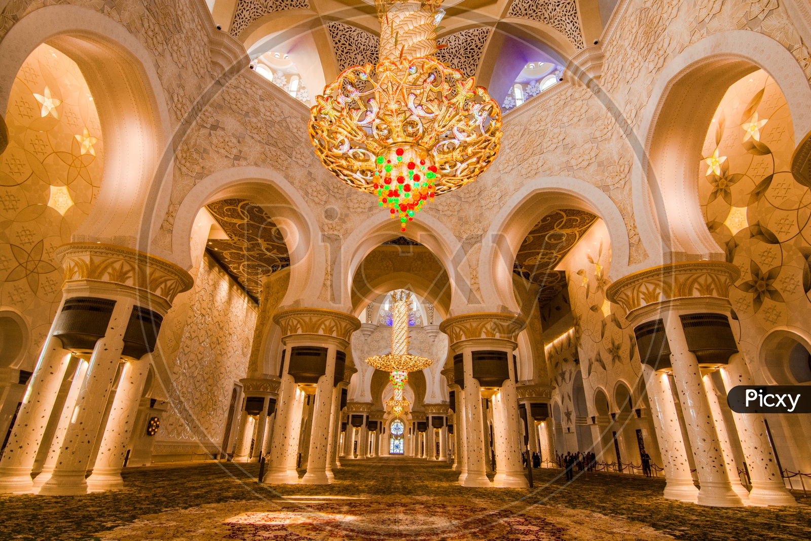 Gandeur Architecture  of Sheikh Zayed Mosque
