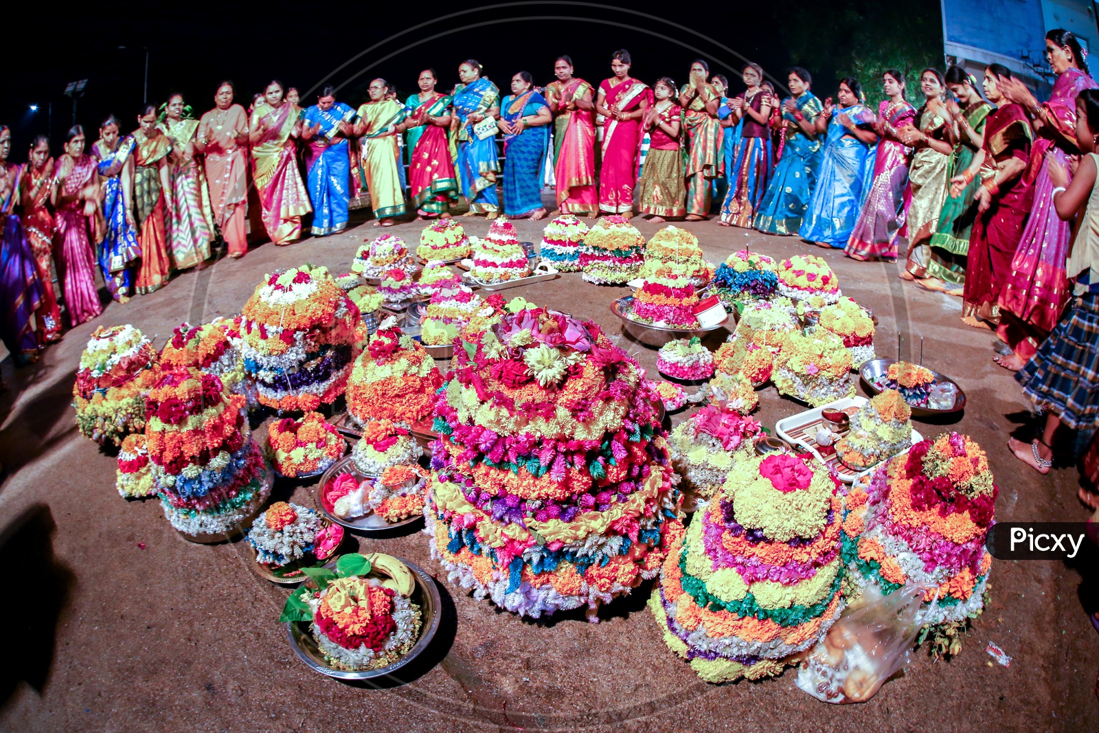 Women of Telangana Playing Bathukamma.