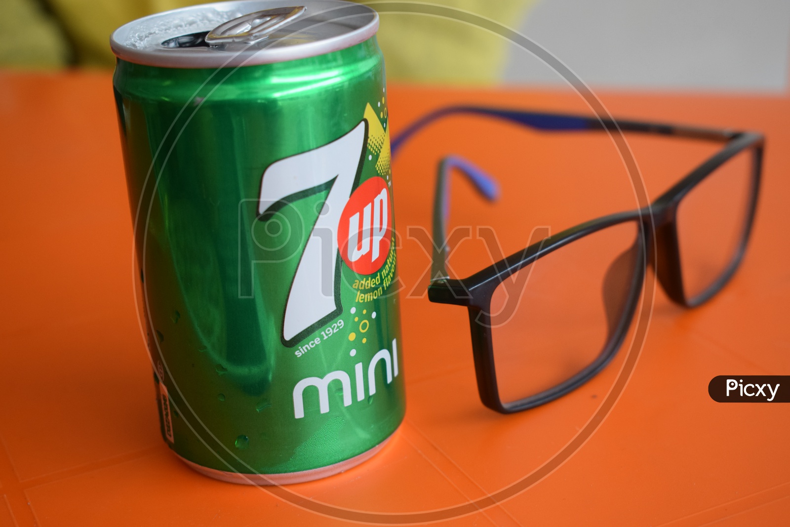 7up mini can