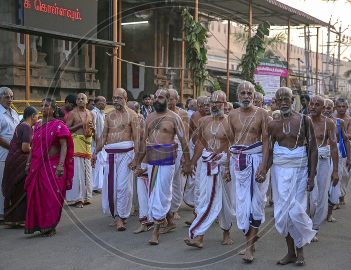 Indian Hindu brahmin  Priests