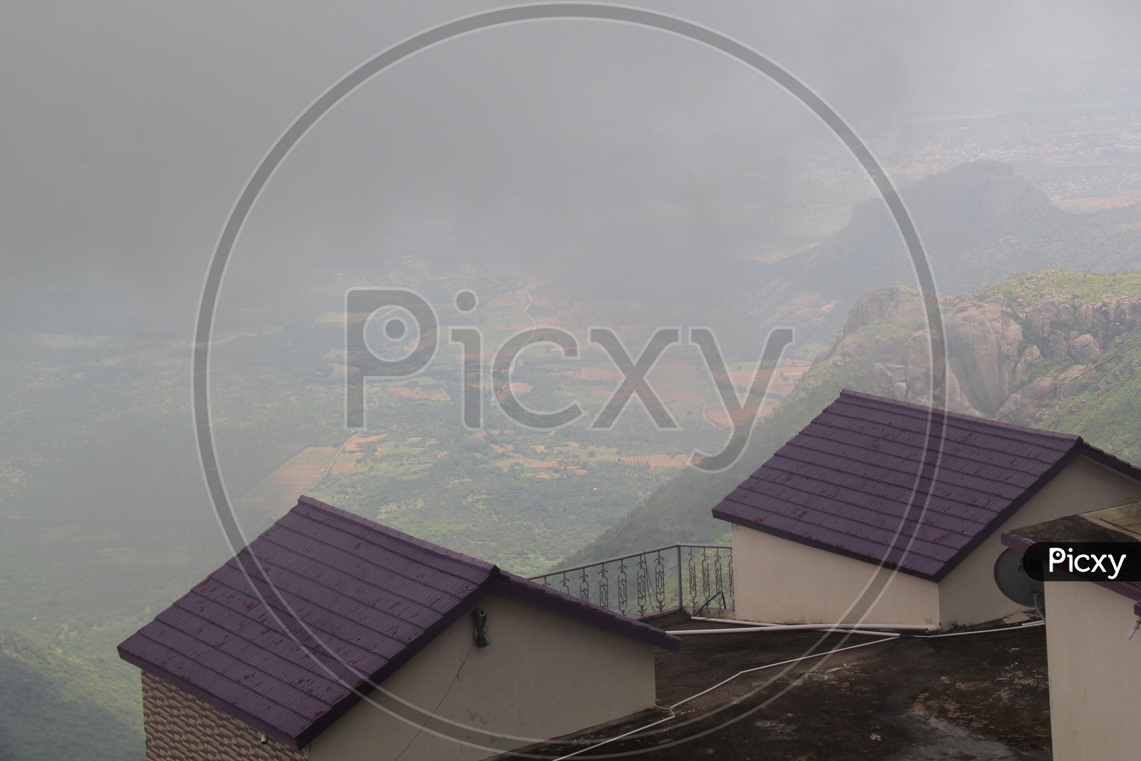 Image of Houses in Munnar, KeralaSD144095Picxy