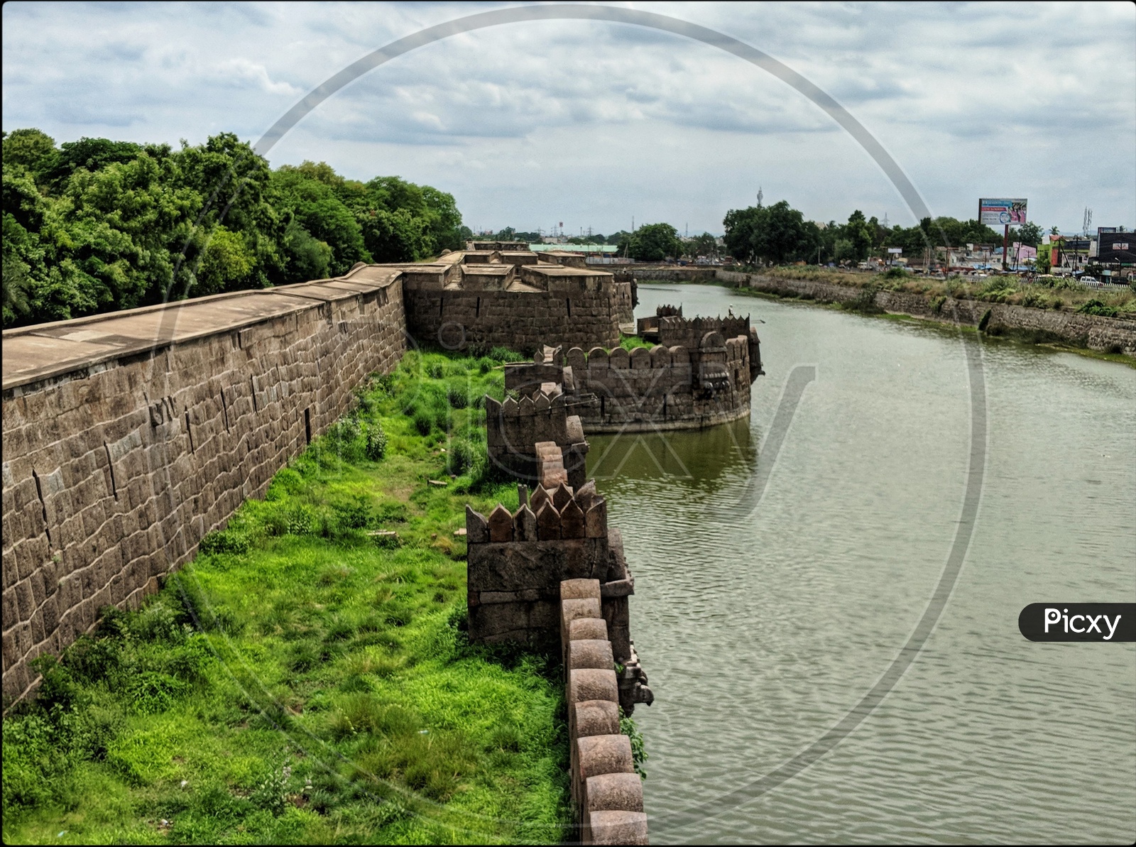 image-of-vellore-fort-rt486150-picxy