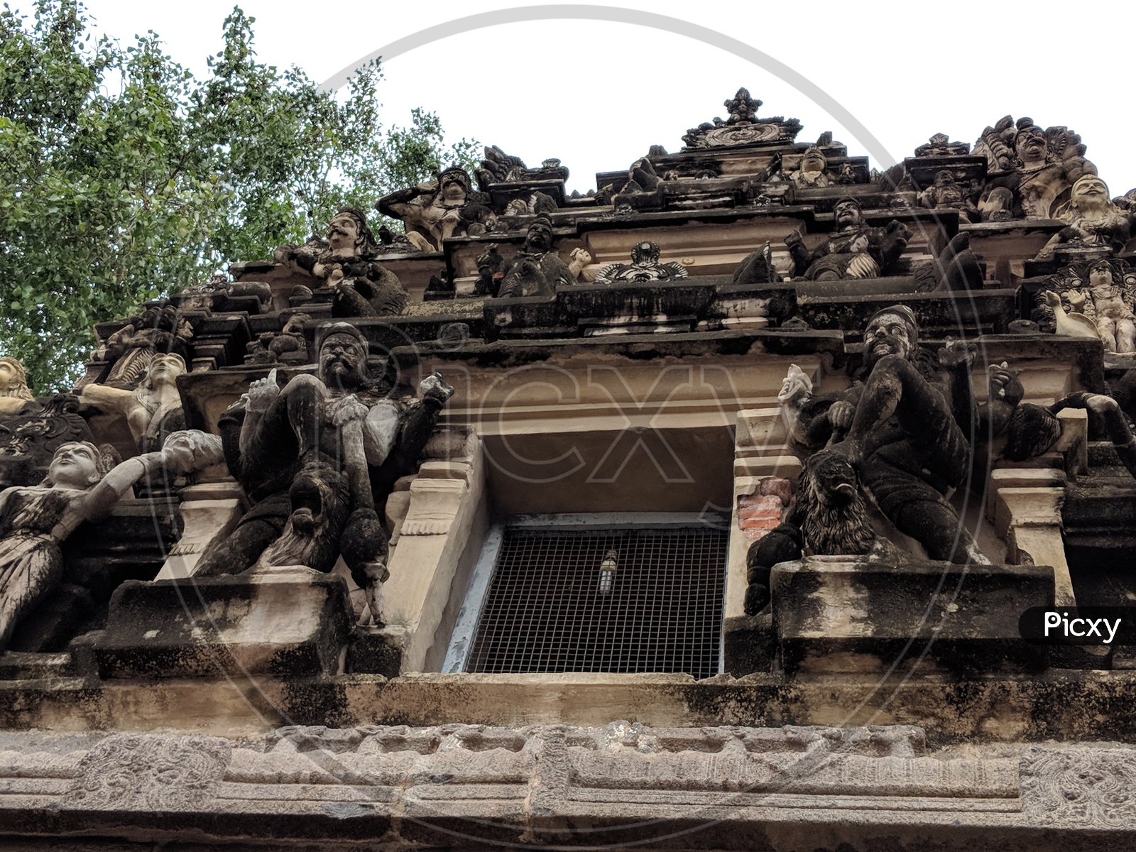 Sculptures at Sri Ekambaranathar Temple