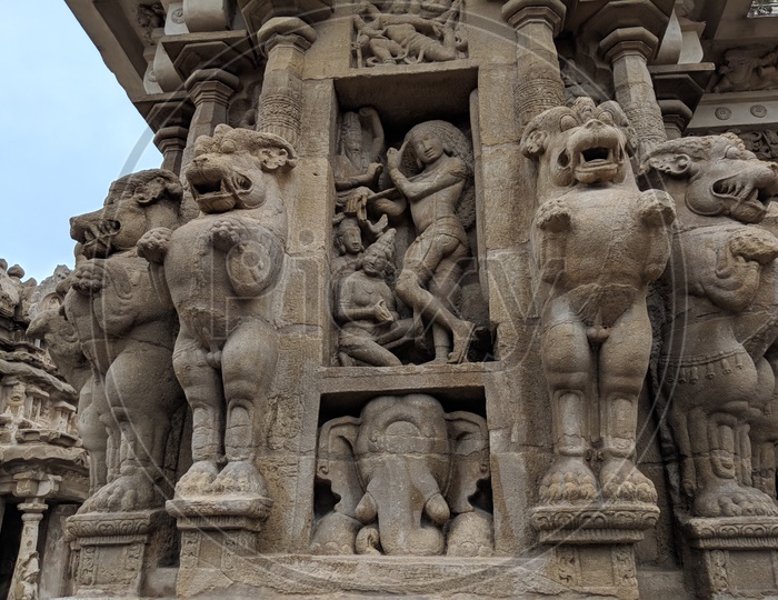 Sculptures at Kanchi Kailasanathar Temple