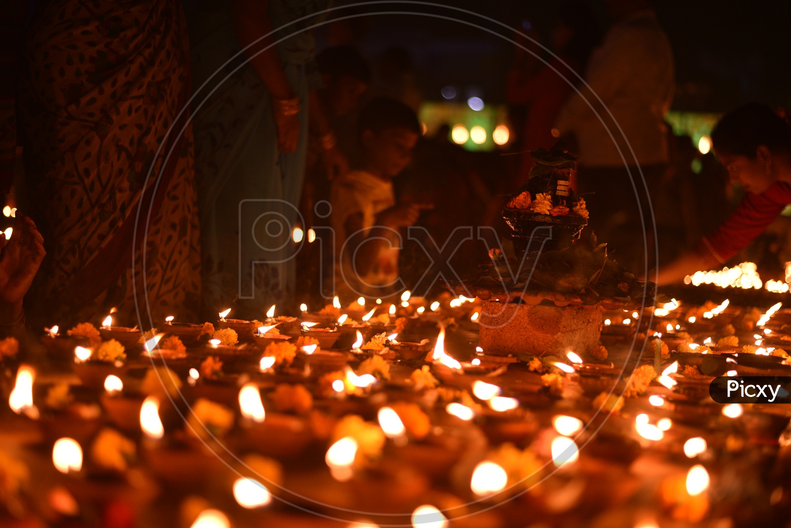 Shiva linga amongst Diya's