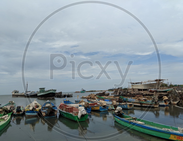 Image of Ships in Thoothukudi Port or Tuticorin Port-OQ451959-Picxy