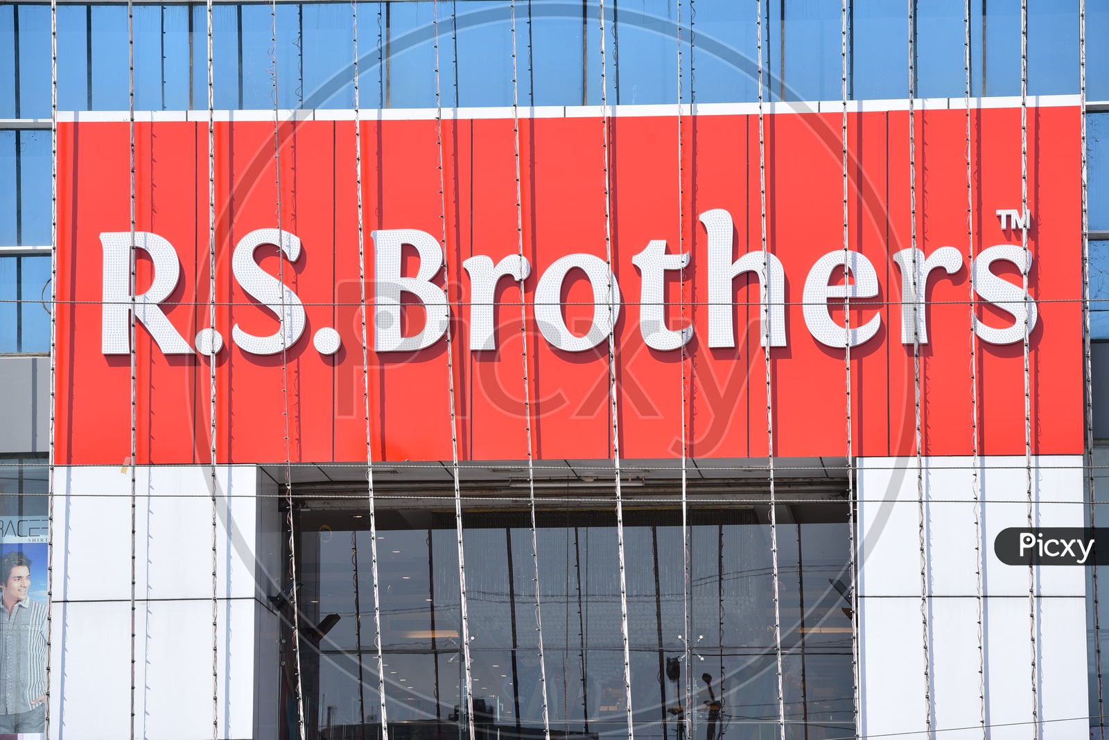 Image of RS Brothers Clothing storeXB127659Picxy