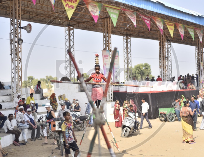 Street Performance by a girl at Pushkar Camel Fair