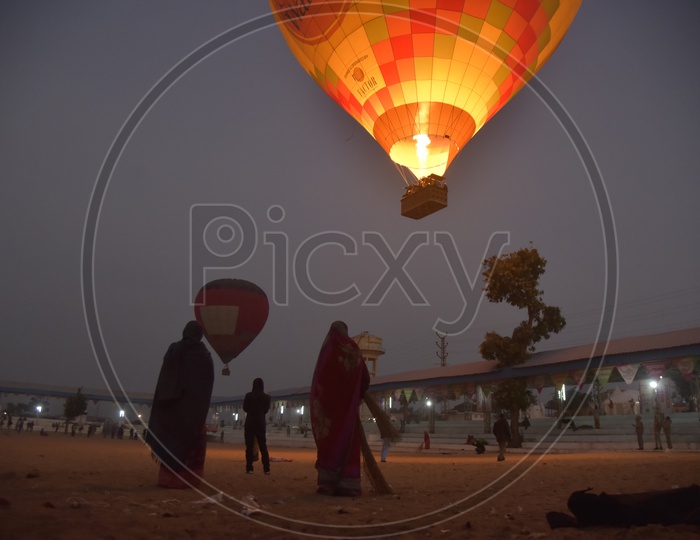 Hot air balloon at Pushkar Camel Fair