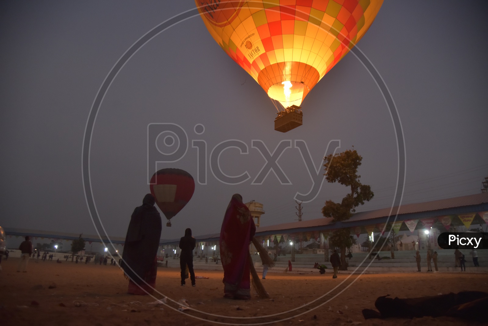 Hot air balloon at Pushkar Camel Fair