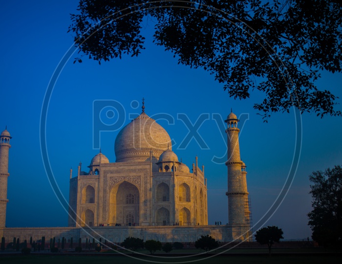 Taj Mahal/ 7 Wonders Of the World  / Heritage Of India/ Ancient Monuments India