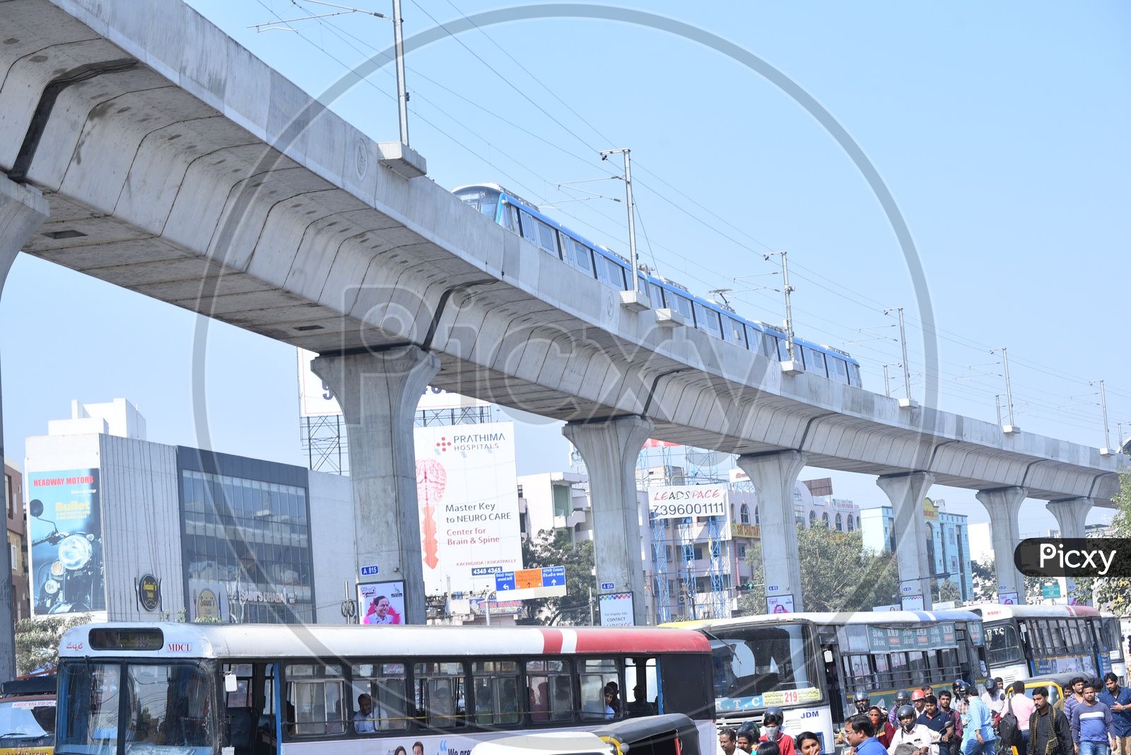 Hyderabad Metro At  Kukatpally / Hyderabad traffic