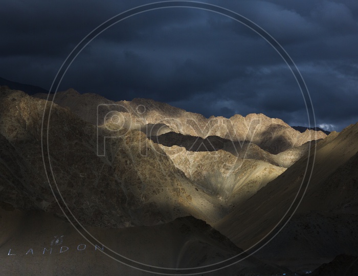 Terrains in Leh / Mountain Valleys in Leh / Valleys in Leh