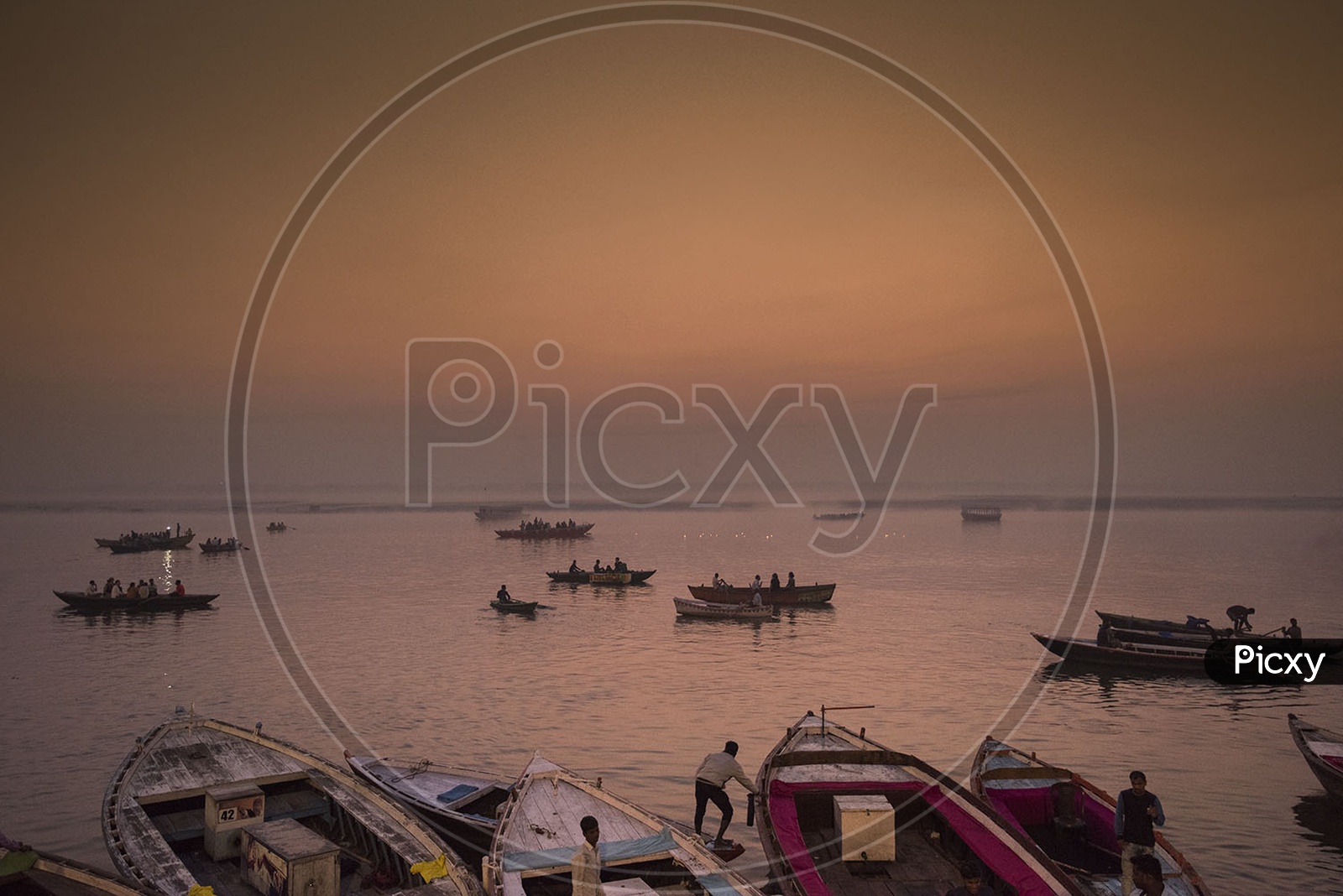 Sailing Boats on River Ganga Varanasi / Varanasi Boat Transport on River Ganga