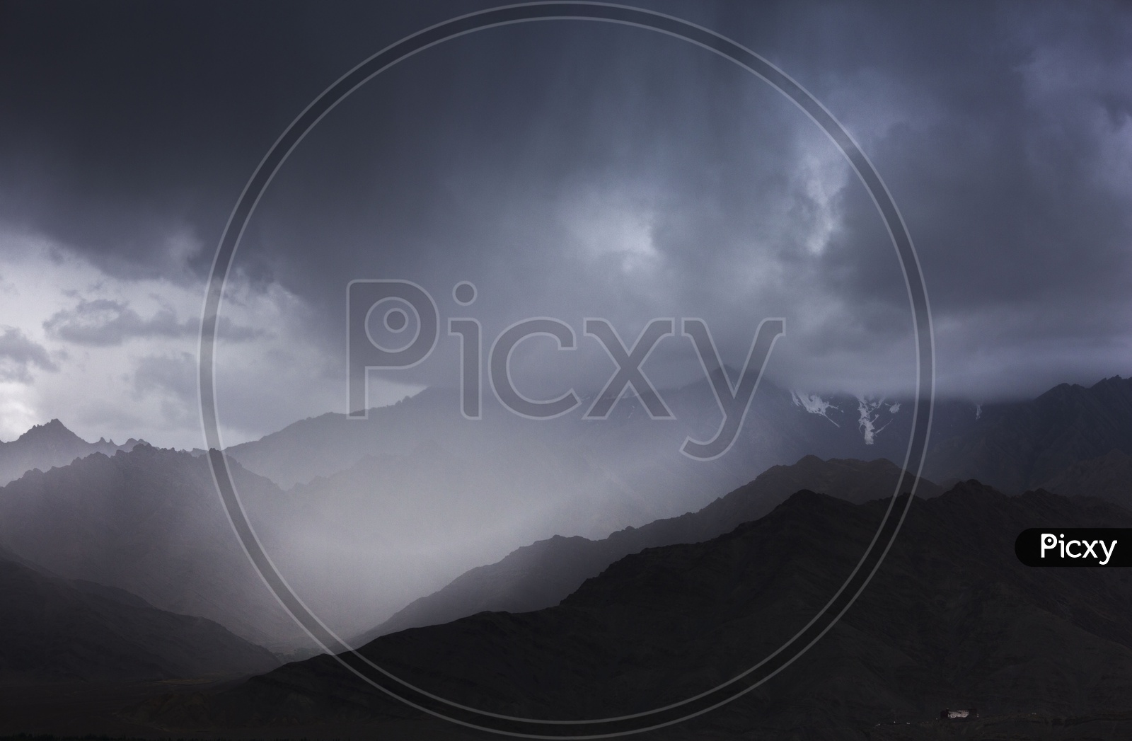 Mountain Valleys in Leh / Views of Leh / Foggy Mountains in Leh