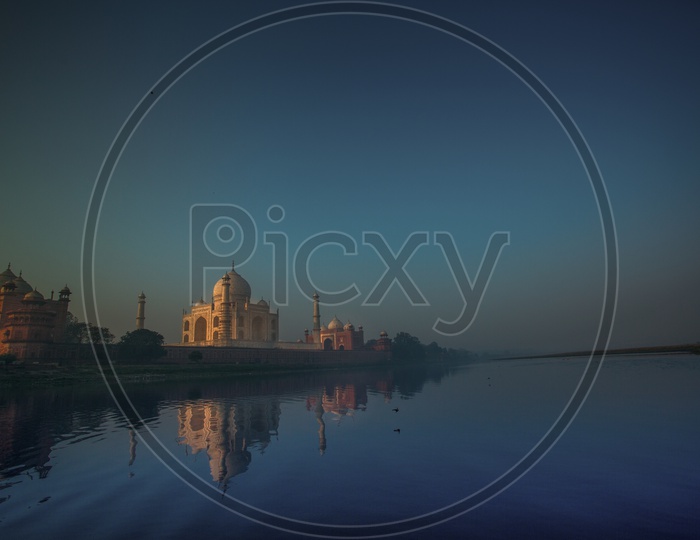 Taj Mahal / 7 Wonders of World / Mounuments of  india/ Architectures of India