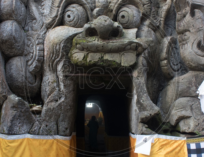 Architectural Statues Pura Besakih Hindu Temple Bali / Temples  Of  Bali  / Hindu Temples in Bali