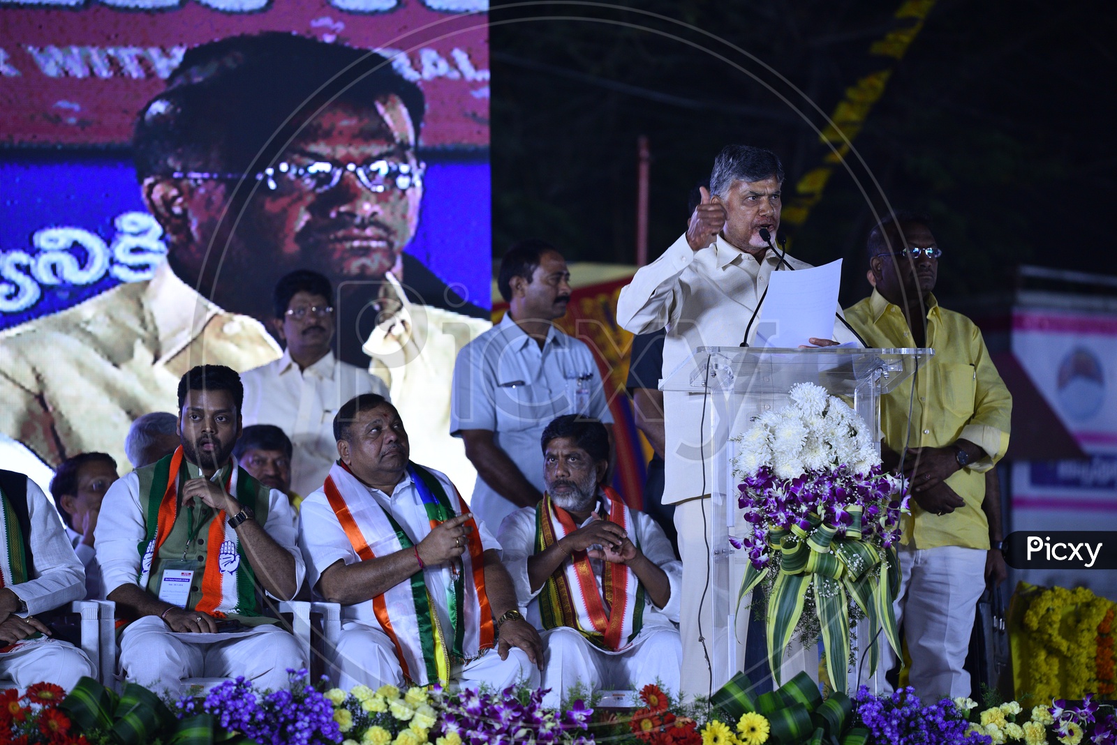 Chief Minister Chandrababu Naidu addressing Public at TDP Party meeting in Ameerpet for Telangana Election Campaign 2018