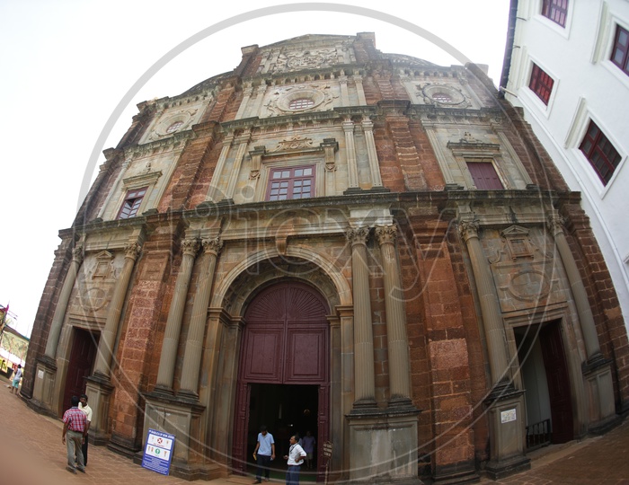Basillica Of Bom Jeasus  Church  /  Goan Churches / Churches in Goa