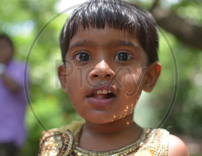 Girl child smiling face / Indian Children Smiling Faces / Childrens Wearing Indian Flag on Indipendence Day