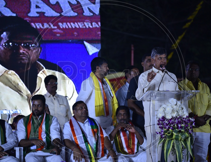 Chief Minister Chandrababu Naidu addressing Public at TDP Party meeting in Ameerpet for Telangana Election Campaign 2018
