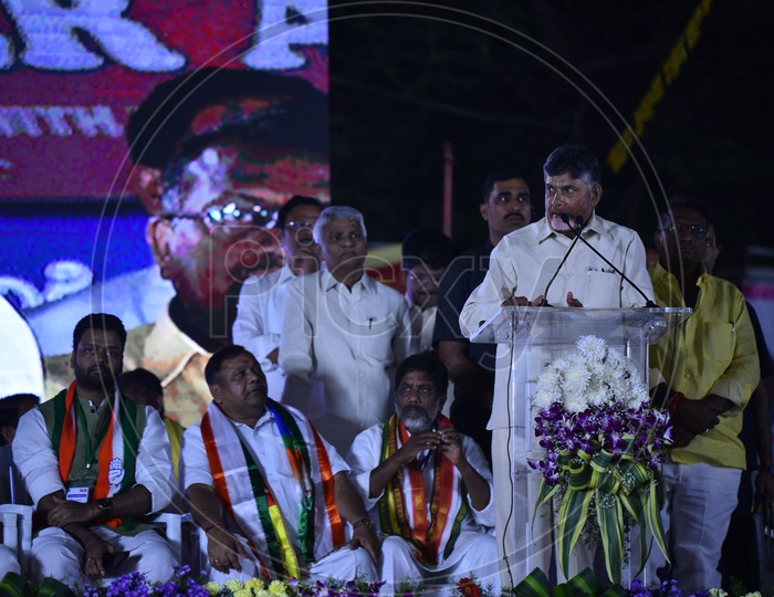 Chief Minister Chandrababu Naidu addressing Public at Party meeting in Ameerpet for Telangana Election Campaign 2018