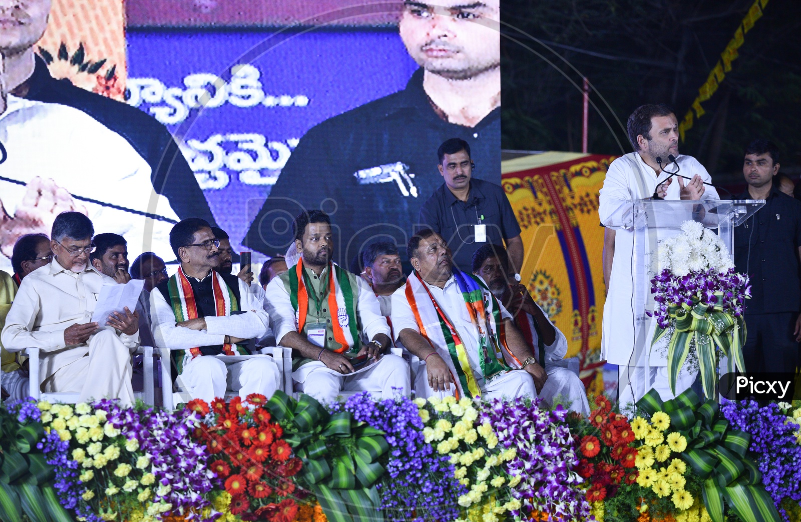 Rahul Gandhi, INC President addressing public along with N Chandra Babu Naidu, CM of Andhra Pradesh