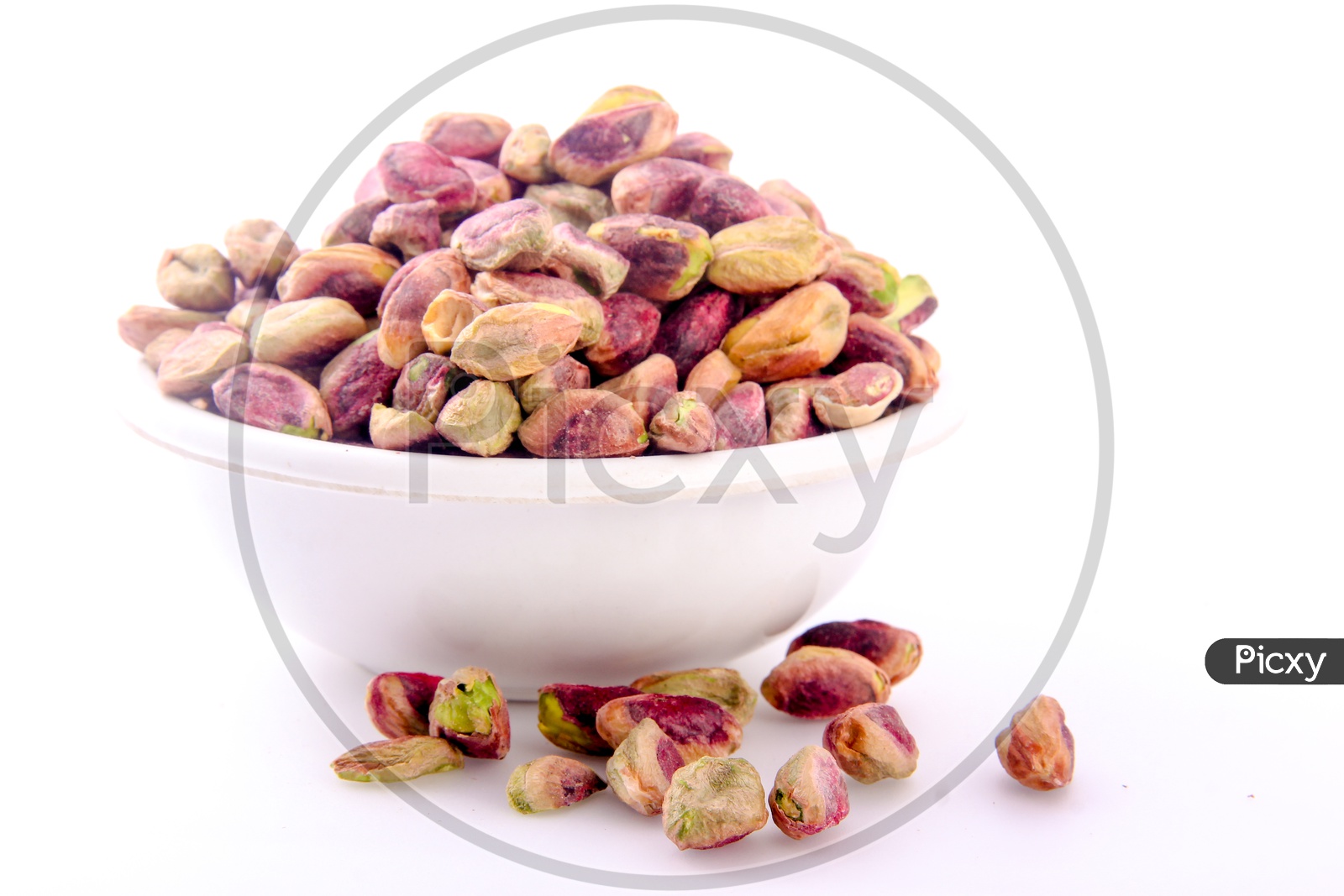 Pista/Pistachio/ Pistachios No Shell/ in Bowl Isolated in White Background