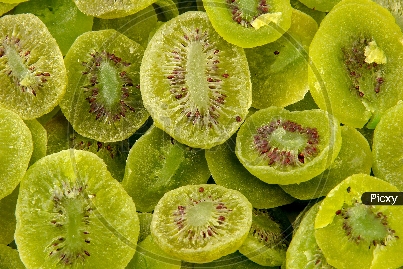 Dry Kiwi Slices Situated Arbitrarily/Dry Fruits