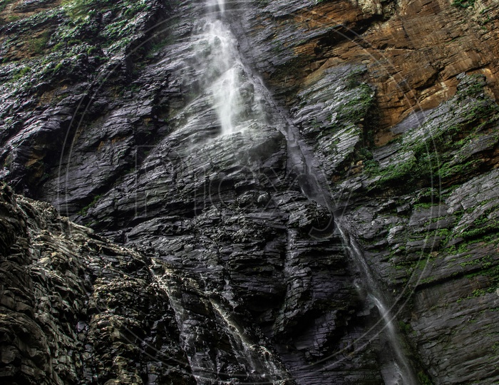 Muthyam Dhara Water Falls / Water Falls In Telangana / Water Falling From Rocks / Water Falls