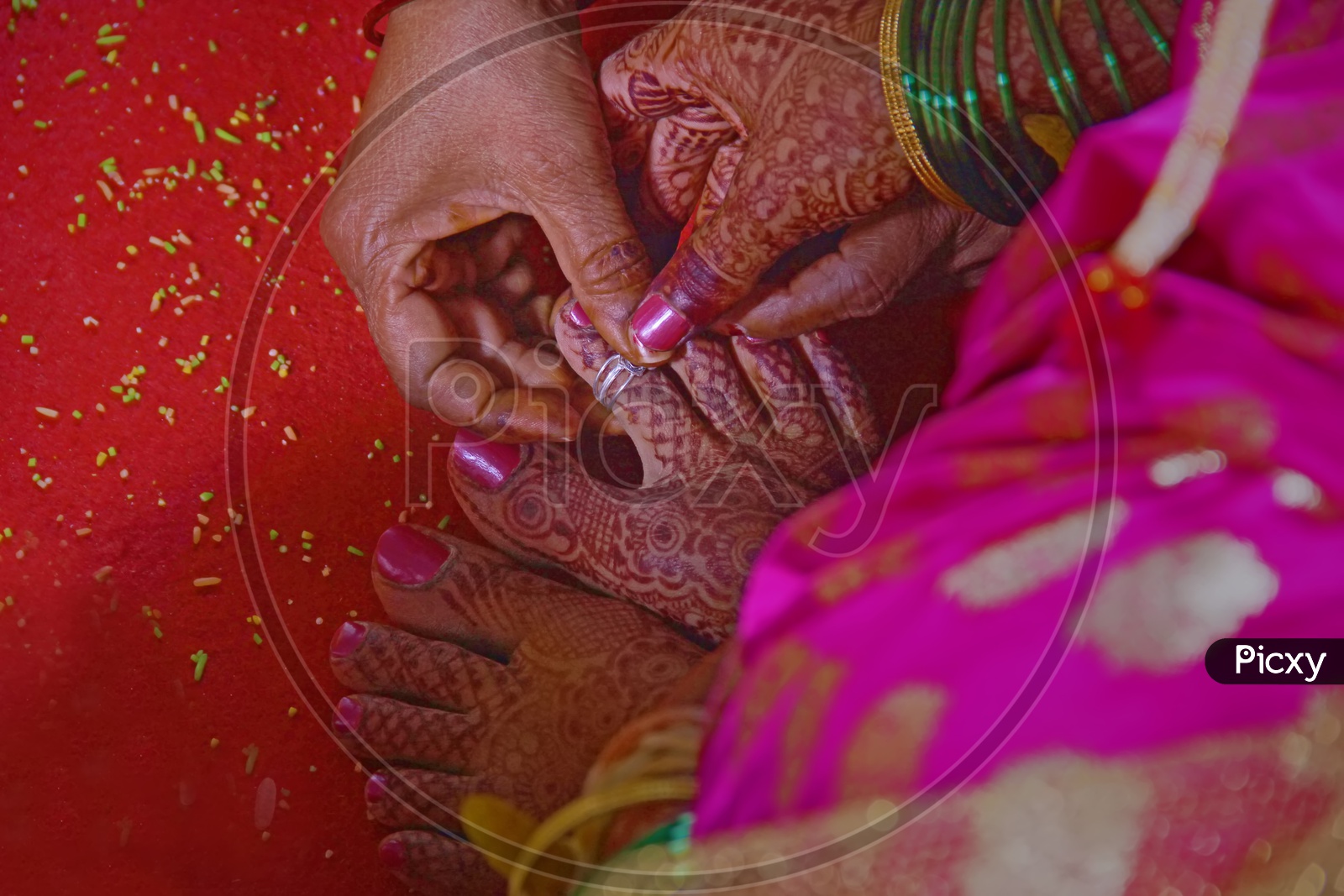 Toe rings - Indian hindu Wedding / Wedding Rituals / Traditinal Shots in an Indian Hindu Wedding