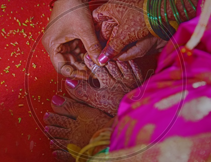 Toe rings - Indian hindu Wedding / Wedding Rituals / Traditinal Shots in an Indian Hindu Wedding