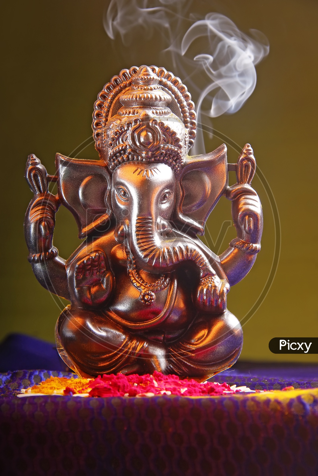 Image of Lord Ganesha or Ganapati, Vinayaka, Pillaiyar and Binayak ...