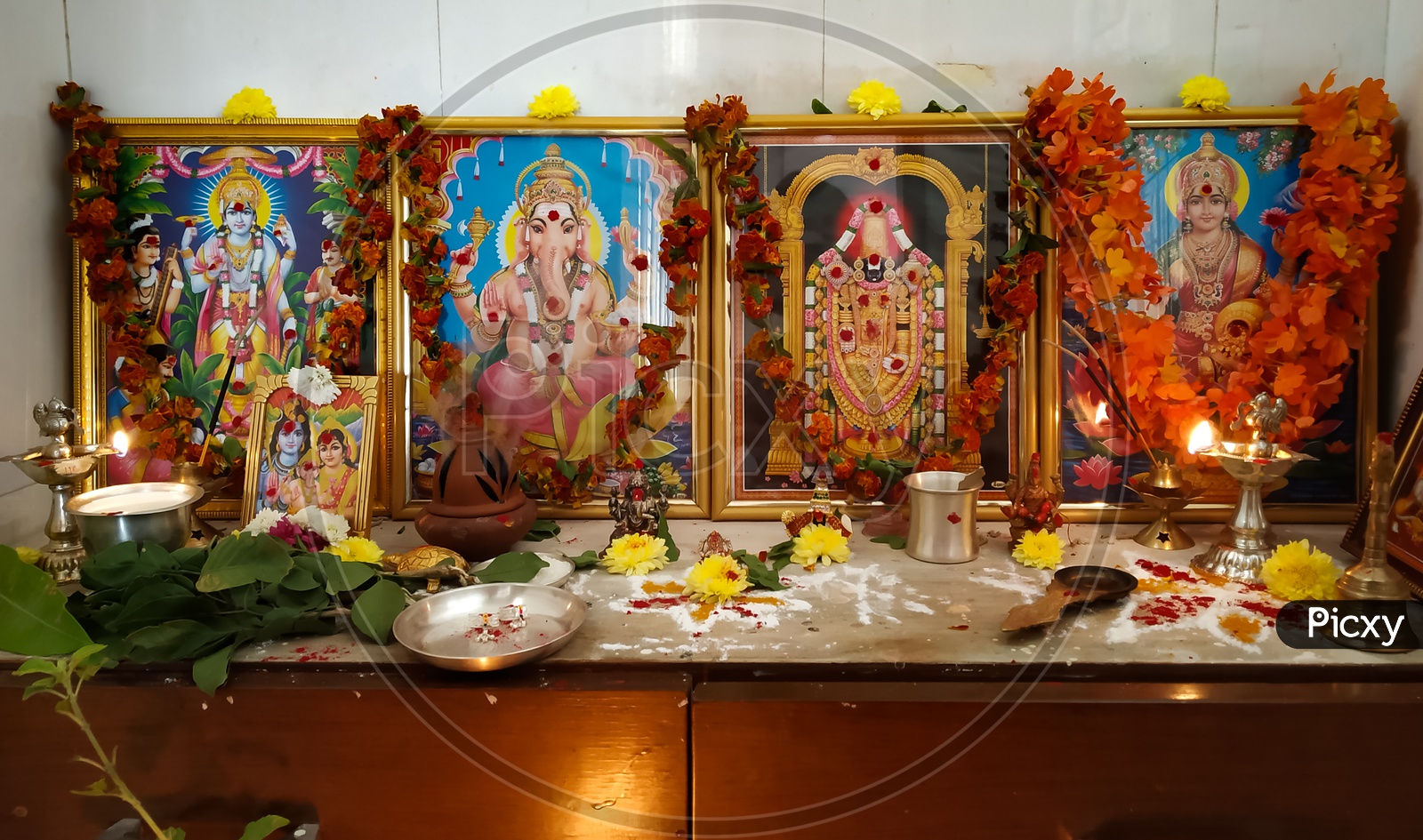 Image of Hindu Gods Framed/Frames - Vinayaka/Ganesh/Lakshmi Devi ...