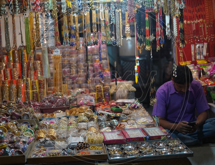 Ladies Accessories shops in Pushkar Camel Fair