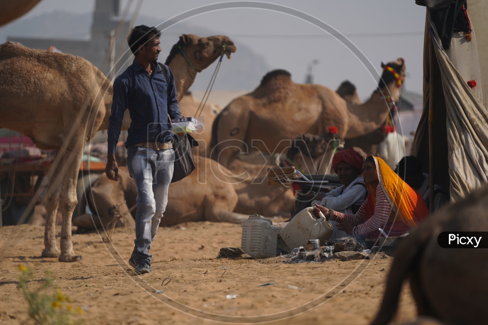 A Local Vendor Selling Electronic Goods Spotted In Pushkar Camel Fair