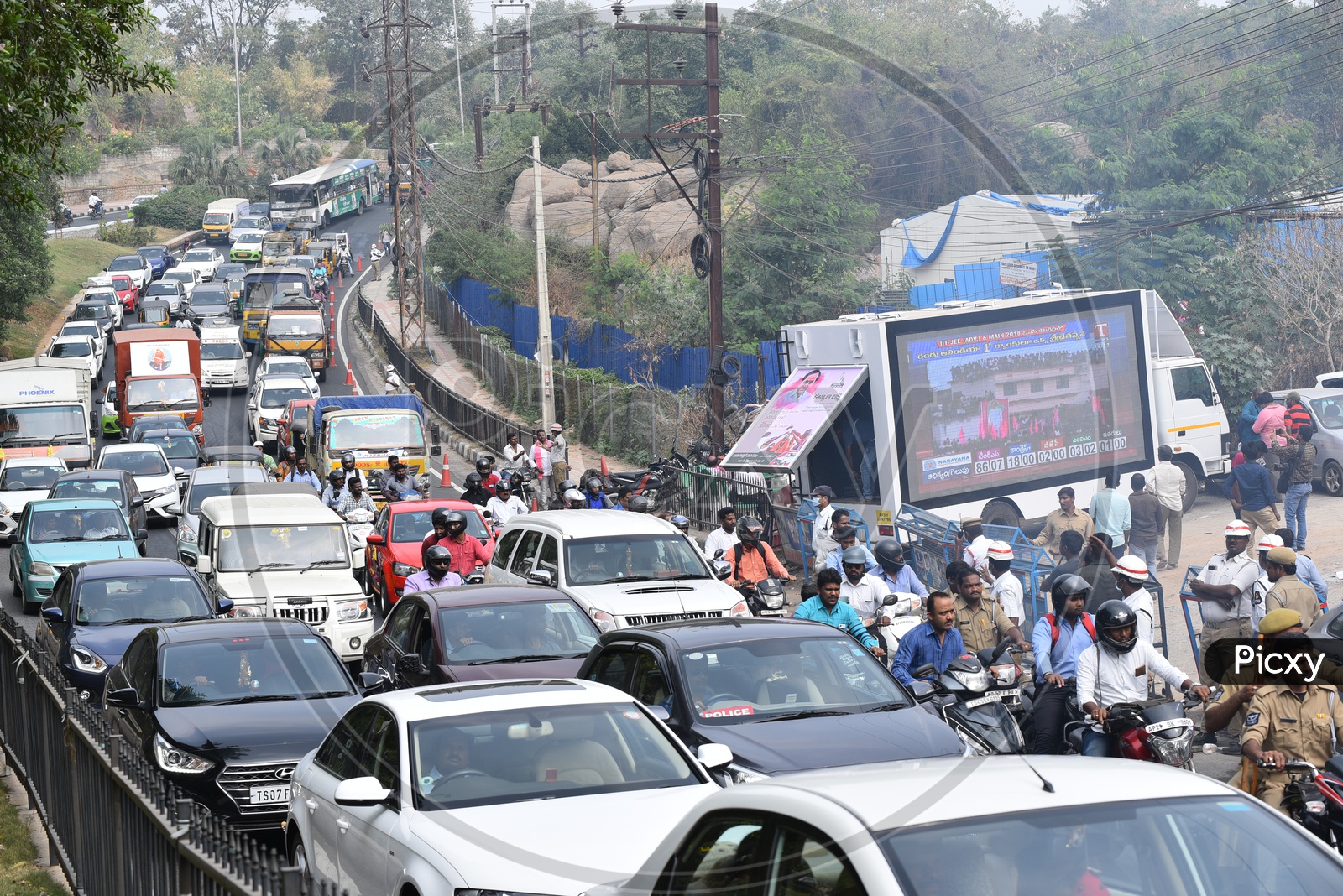 Traffic At TRS Bhavan on Elelction Counting Day