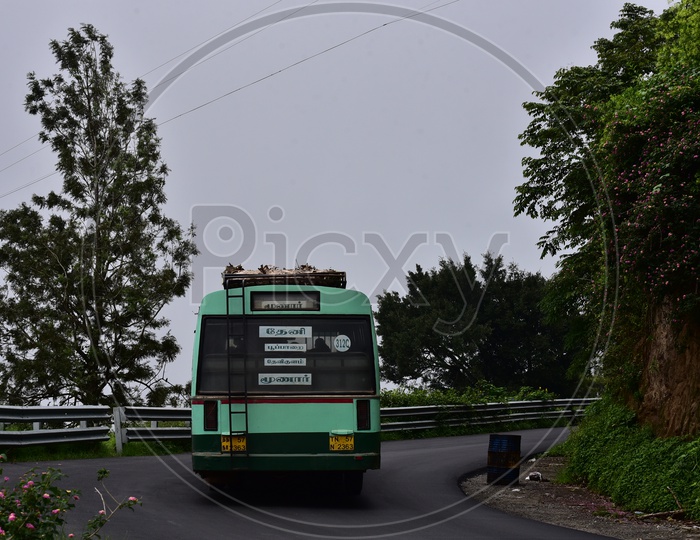 Vehicles on Ghat Roads Of Munnar