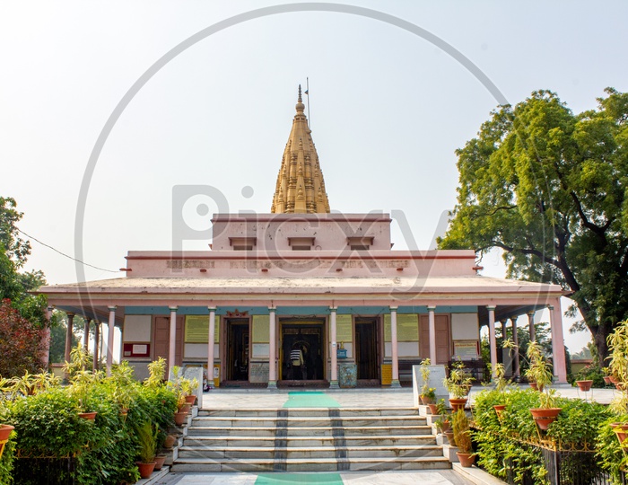Digamber Jain Temple in Sarnath