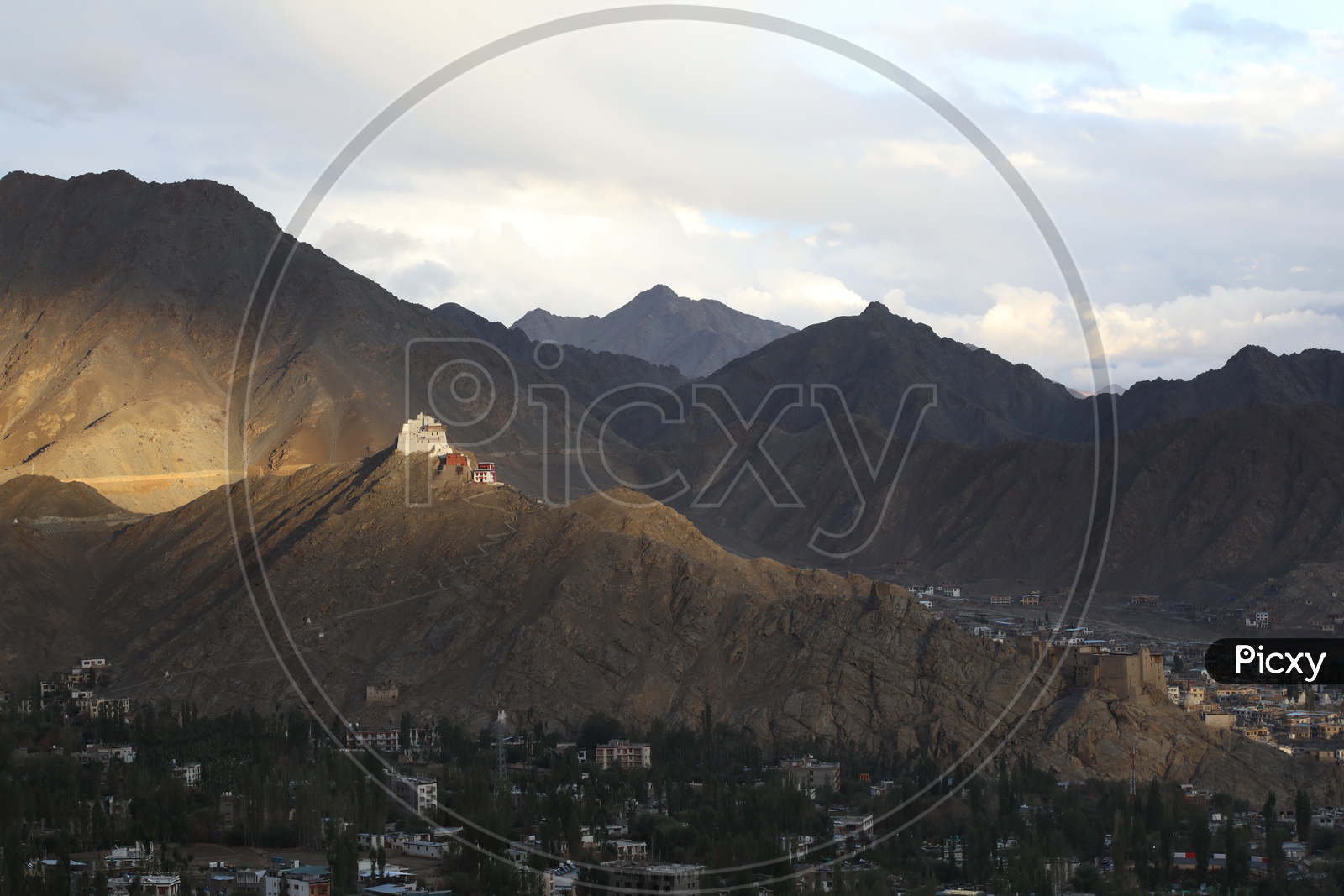 Landscapes of Leh - Mountains/Clouds/Houses/Snow