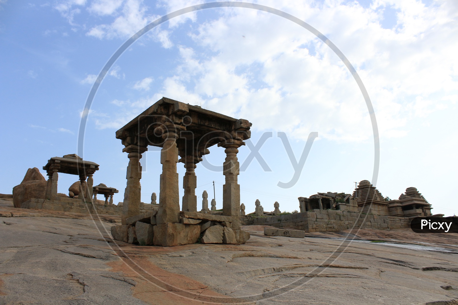 Historical Architecture of Hampi / Temples of Hampi