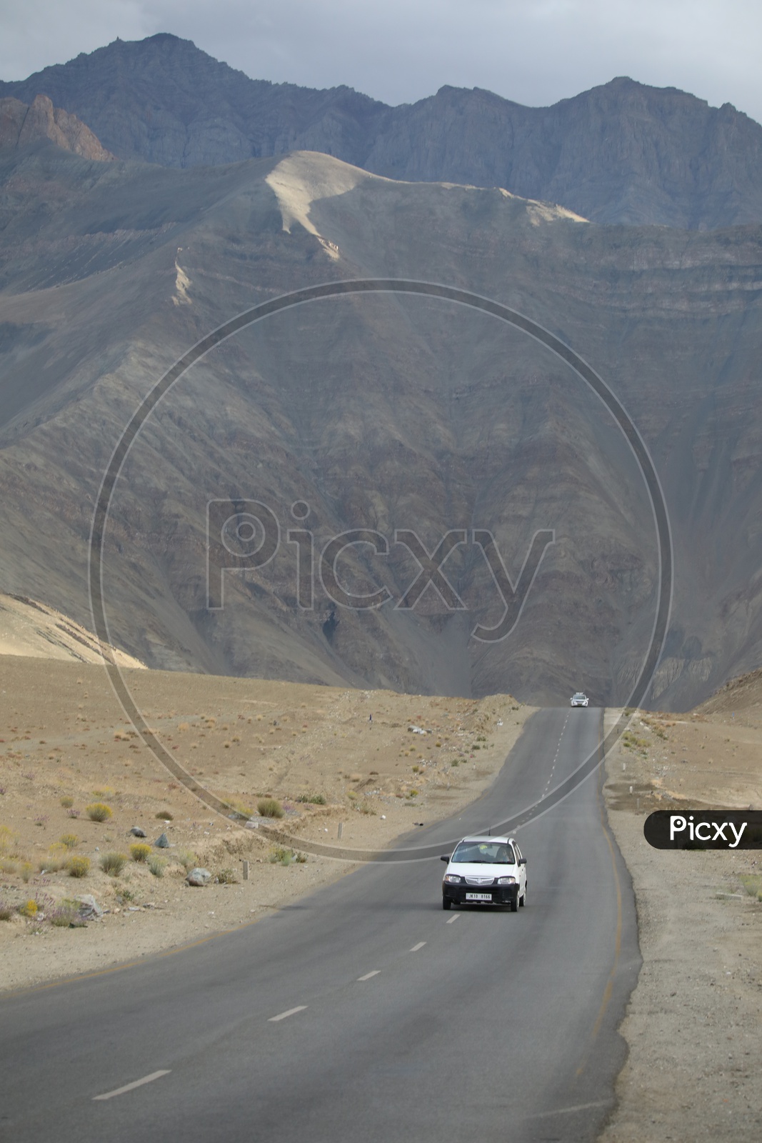 Roadways of Leh with Beautiful Mountains