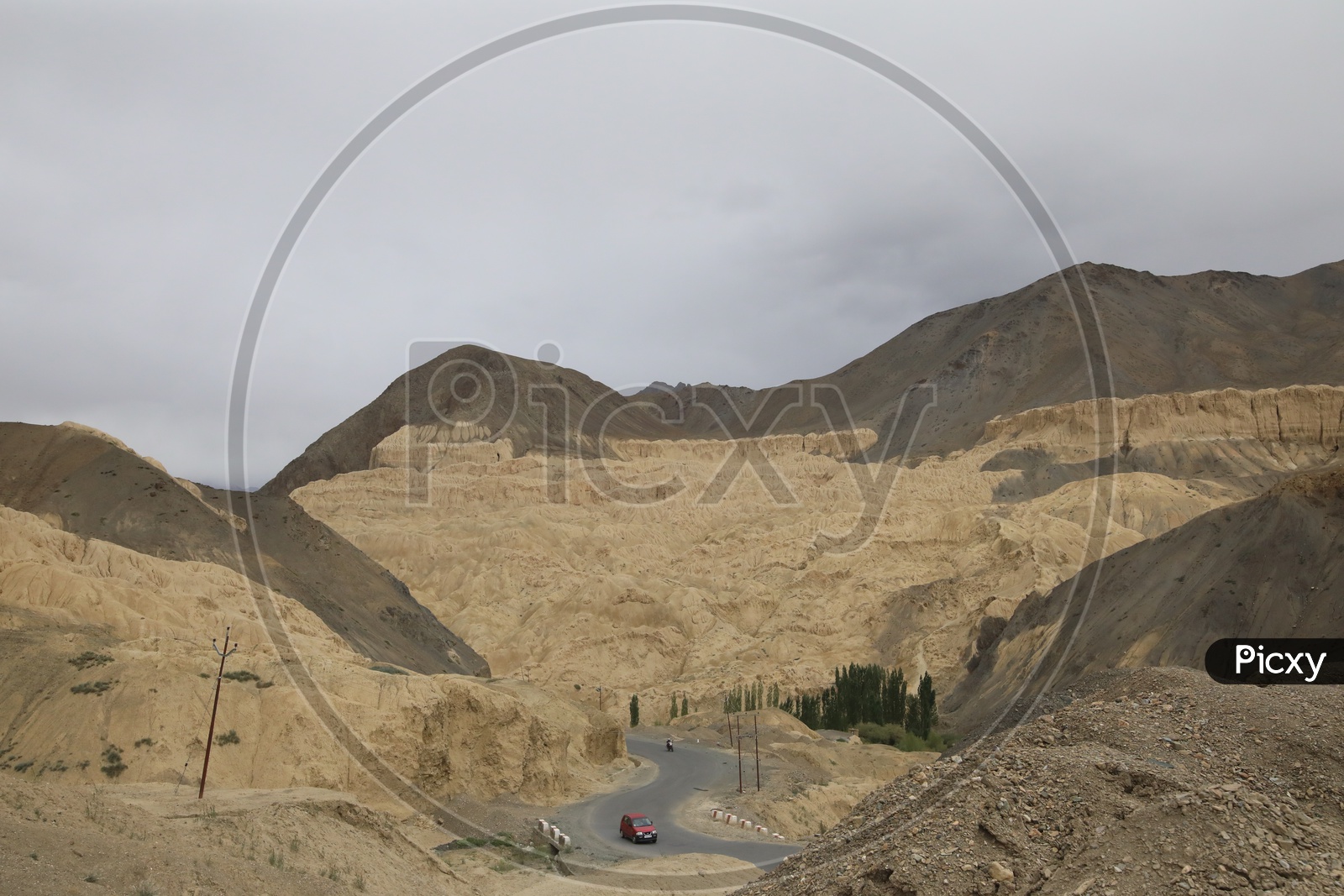 Ghat Roads In Leh With  Vehicles on roads