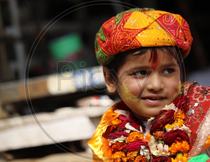 Image of Holi/Indian Festival - Boy with colors/colours on face ...