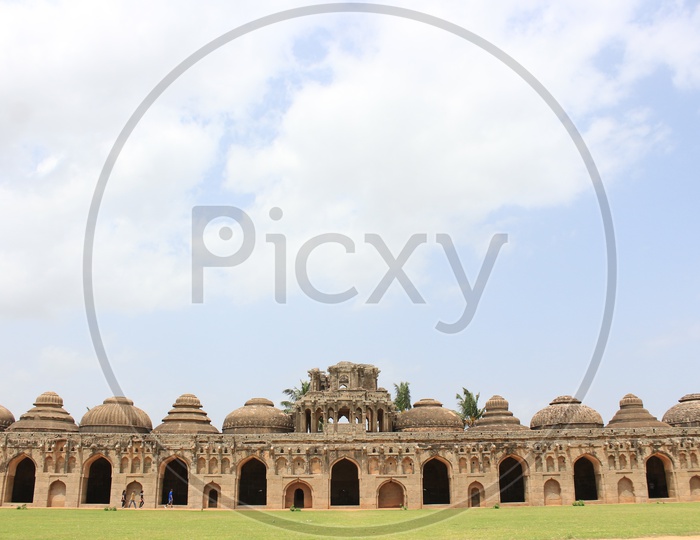 elephant stables in hampi