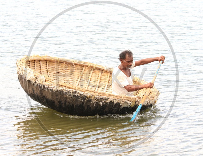 coracle ride in Hampi