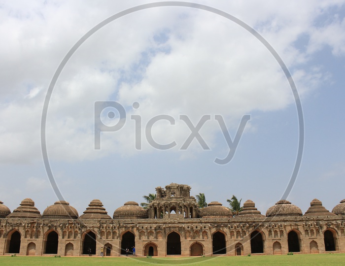 elephant stables in hampi