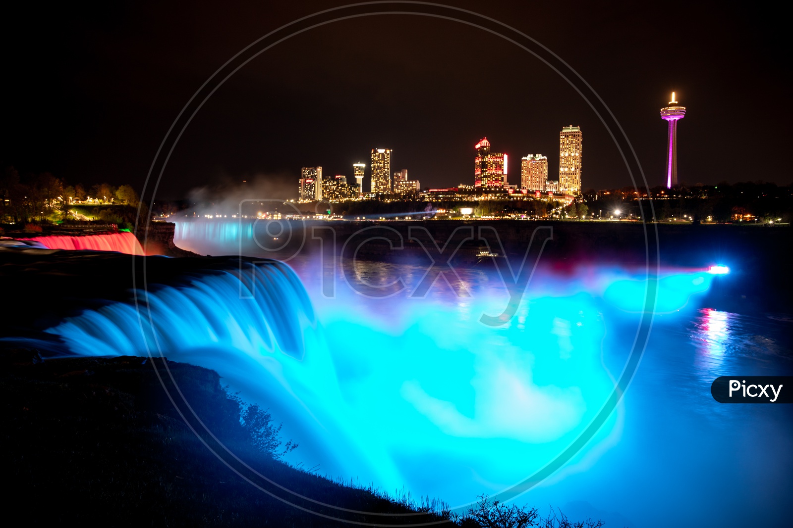 Night View of Niagara Falls