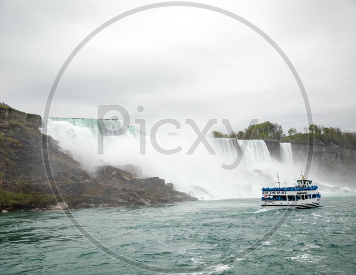 Tourist Boat in Niagara Falls